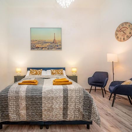 A77 Buda Castle Apartment Budapeste Exterior foto